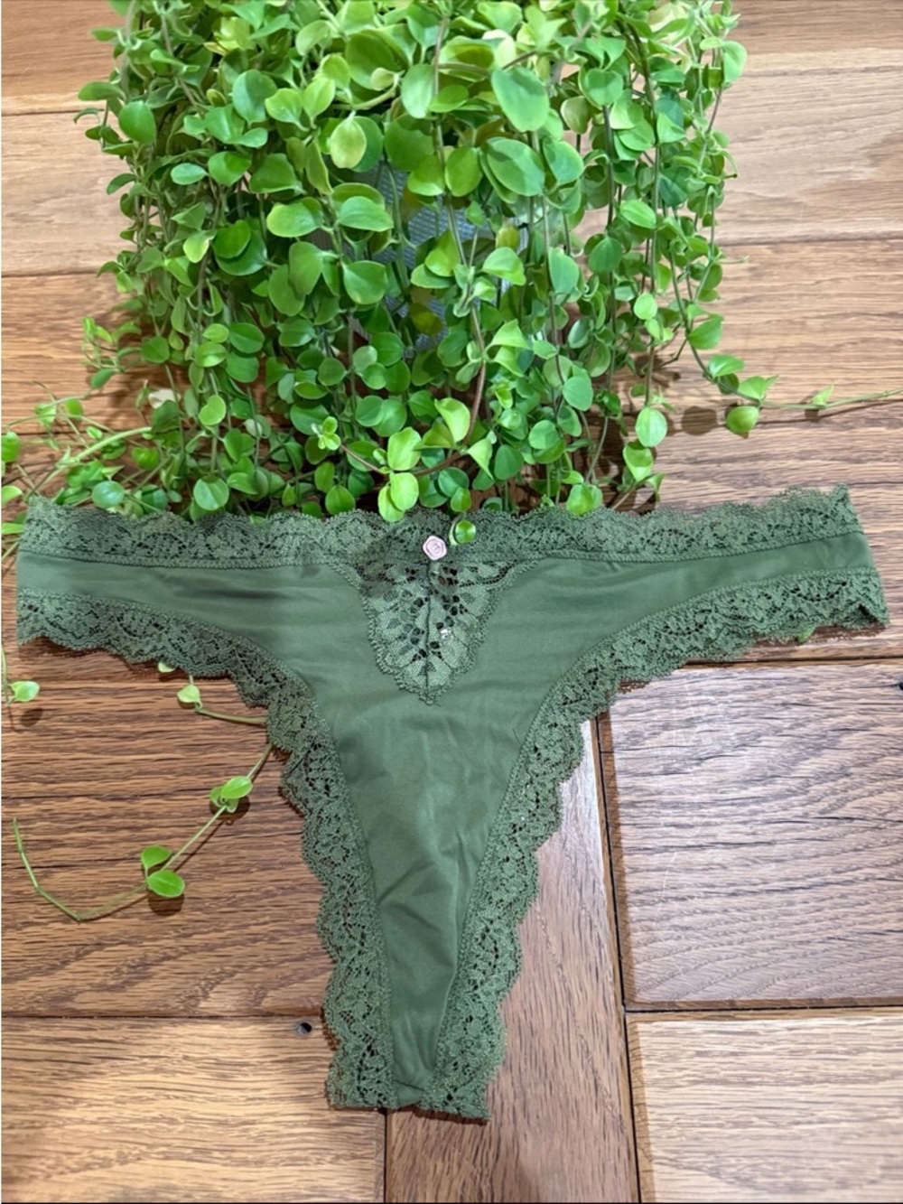 Victoria’s Secret Thong Size Medium